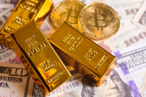 The bitcoin has a high volatility, compared to gold that maintains a stable price in the financial markets. The bitcoin has a high volatility, compared to gold that maintains a stable price in the financial markets.