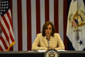 (NEW) US Vice President Kamala Harris delivers remarks at the 113th NAACP National Convention in Atlantic City, NJ. July 18, 2022, Atlantic City, New Jersey, USA: The US Vice President, Kamala Harris, delivers remarks at the 113th NAACP National Convention in Atlantic City, New Jersey. The convention focuses on critical issues ahead of the November elections, from voting rights, abortion rights and police accountability. Being America’s first Black woman vice president, Harris addresses the nation’s leading civil rights organization just months before the 2022 midterms. Credit: Kyle Mazza/TheNews2 (Foto: Kyle Mazza/TheNews2/Deposit Photos)